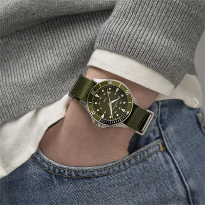 HAMILTON Khaki Navy Scuba Quartz